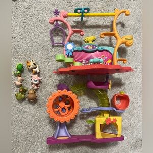 Littlest Pet Shop Playsets with Six LPS